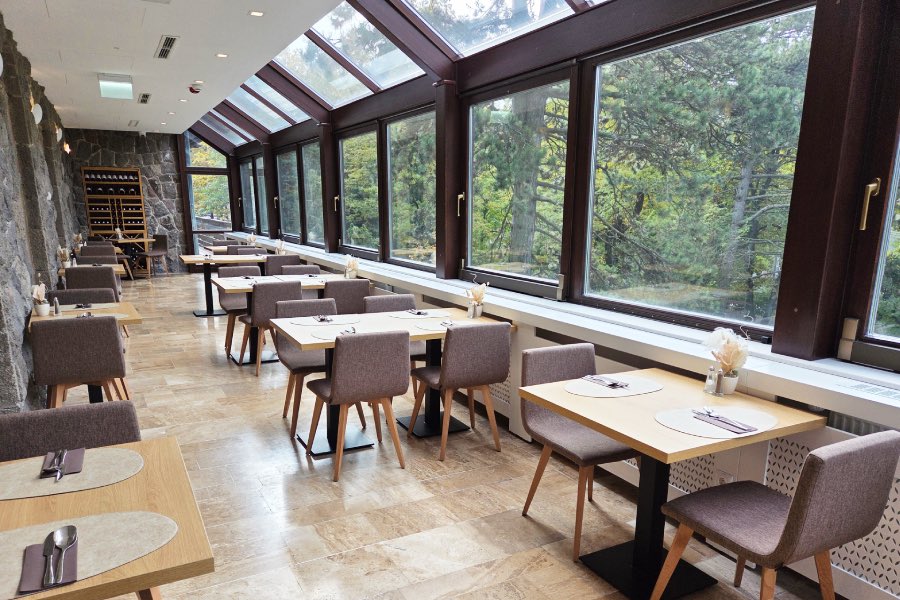 restaurant